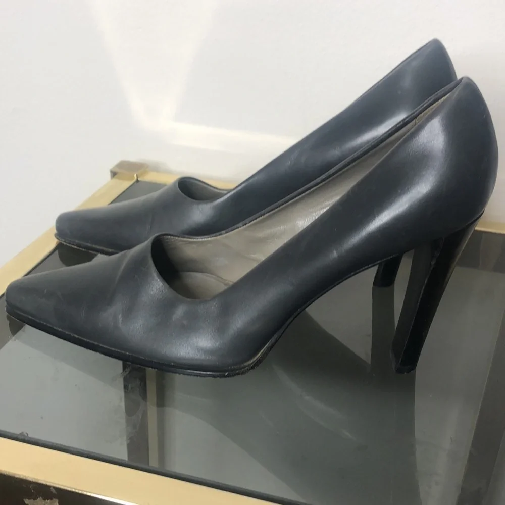 Prada grey pointed toe leather chunky heel pump size 7.5​ - Picture 3 of 9